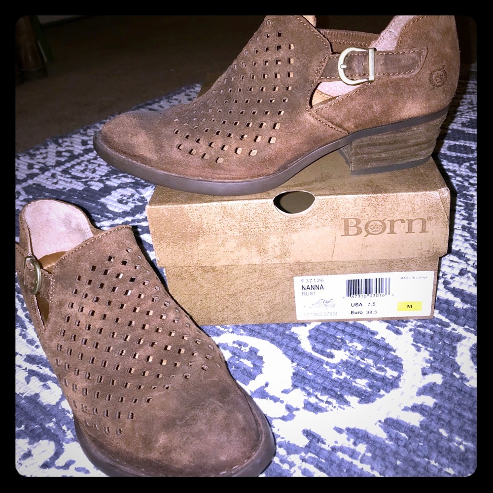 ✨ EUC ✨Born Ankle Booties (Style name: Nanna)